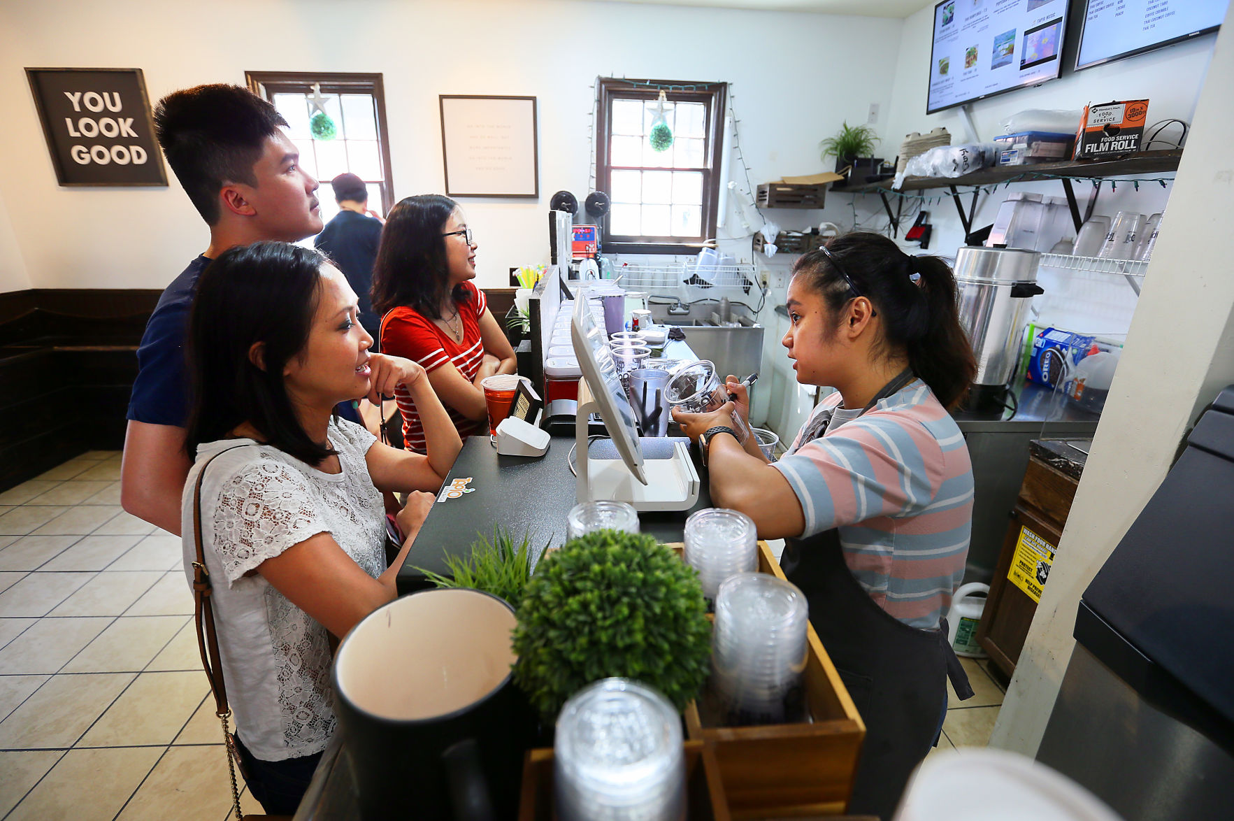 serving tapio tea cafe.jpg